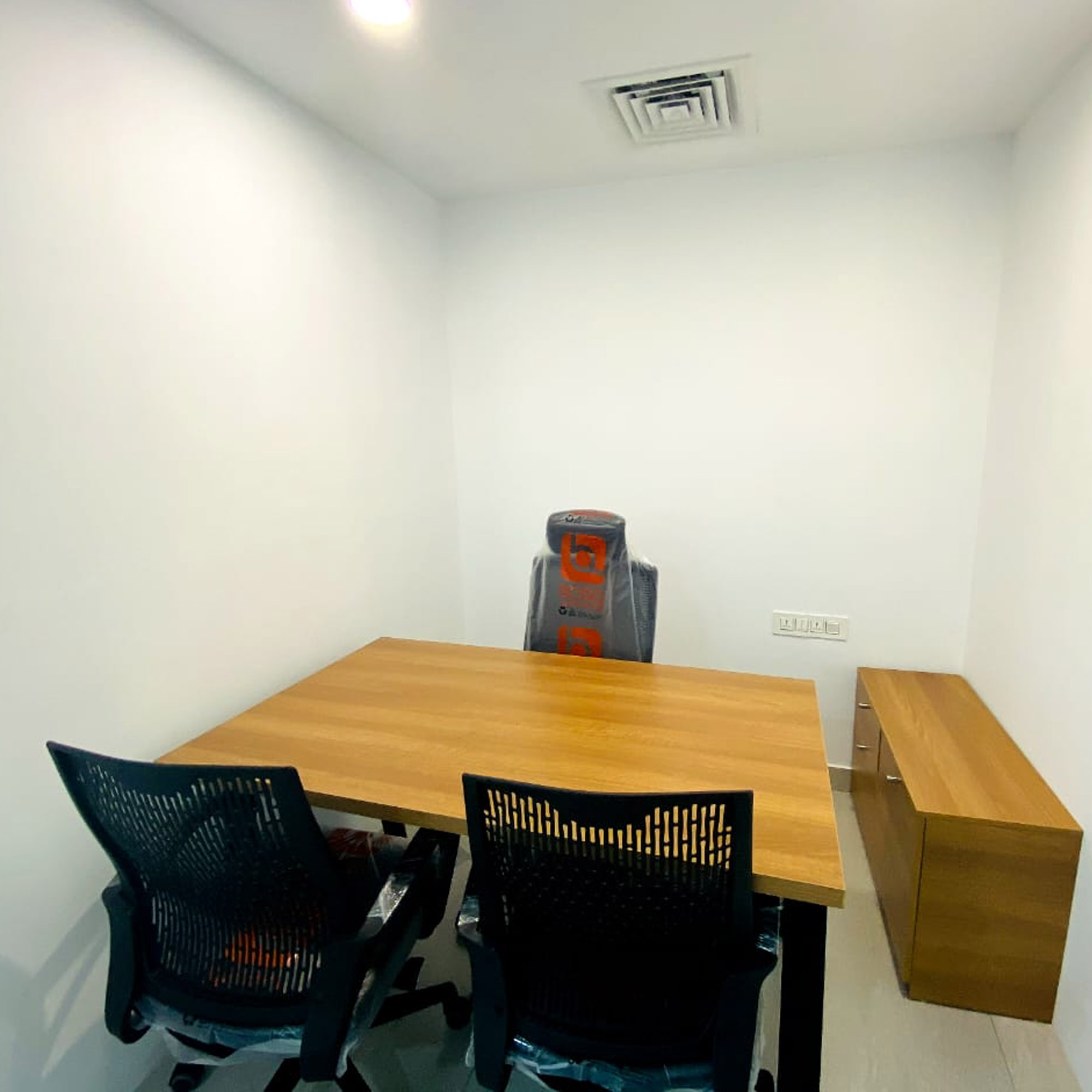 lite-office-image-1